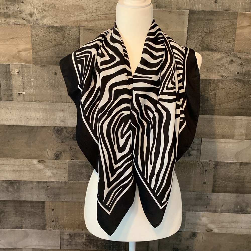 Avon Zebra Scarf - Picture 14 of 16